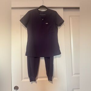 Figs Deep Purple Scrub set top XS and jogger pants XS petite